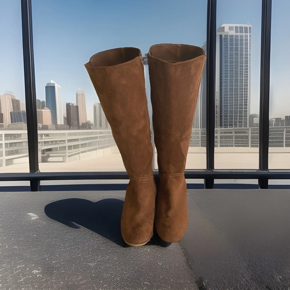 Universal Threads Brown‎ Suede Size 9.5 Knee High Riding Boots